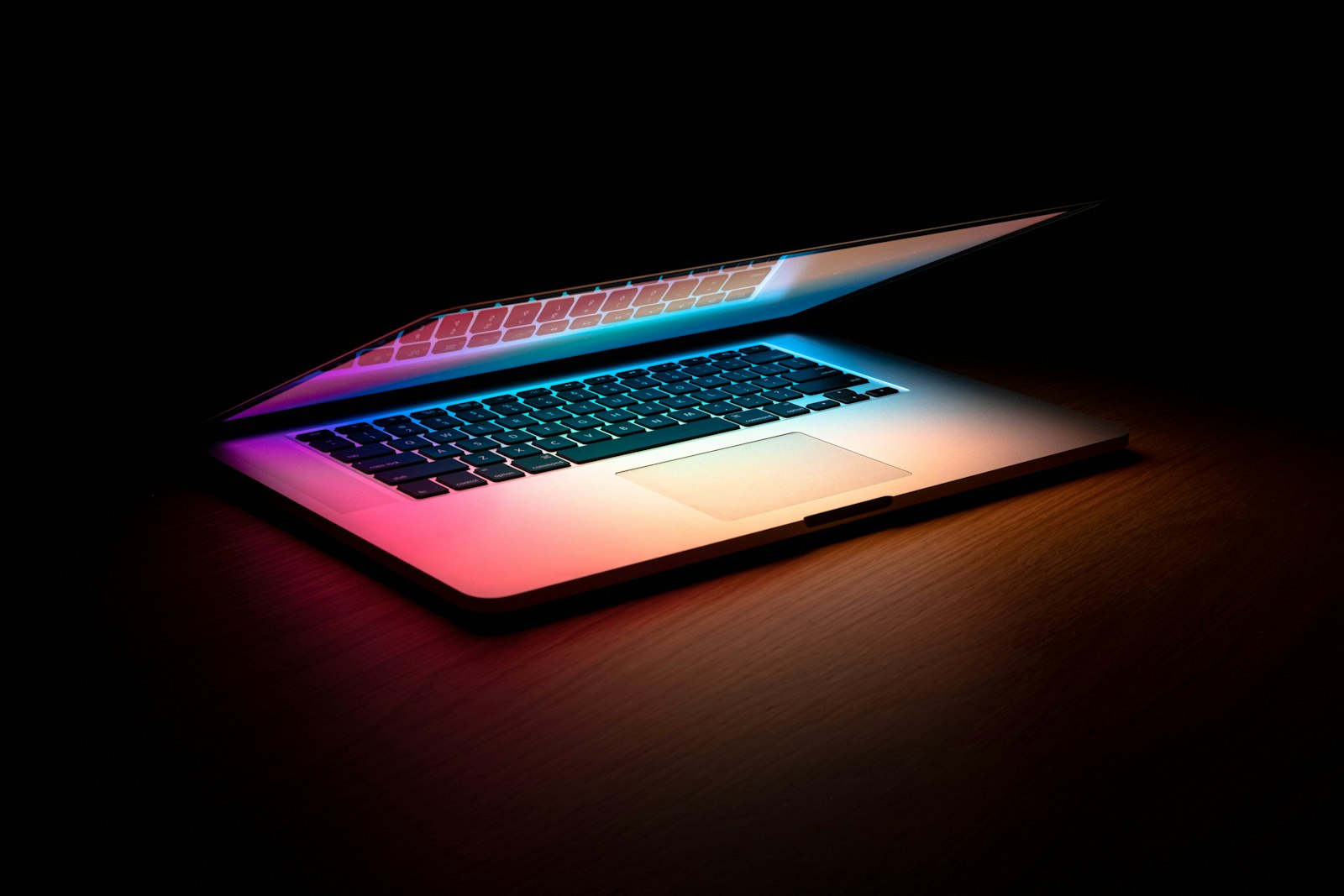 Эмиссивный слой Фот крупным планом, cyan-magenta свечение